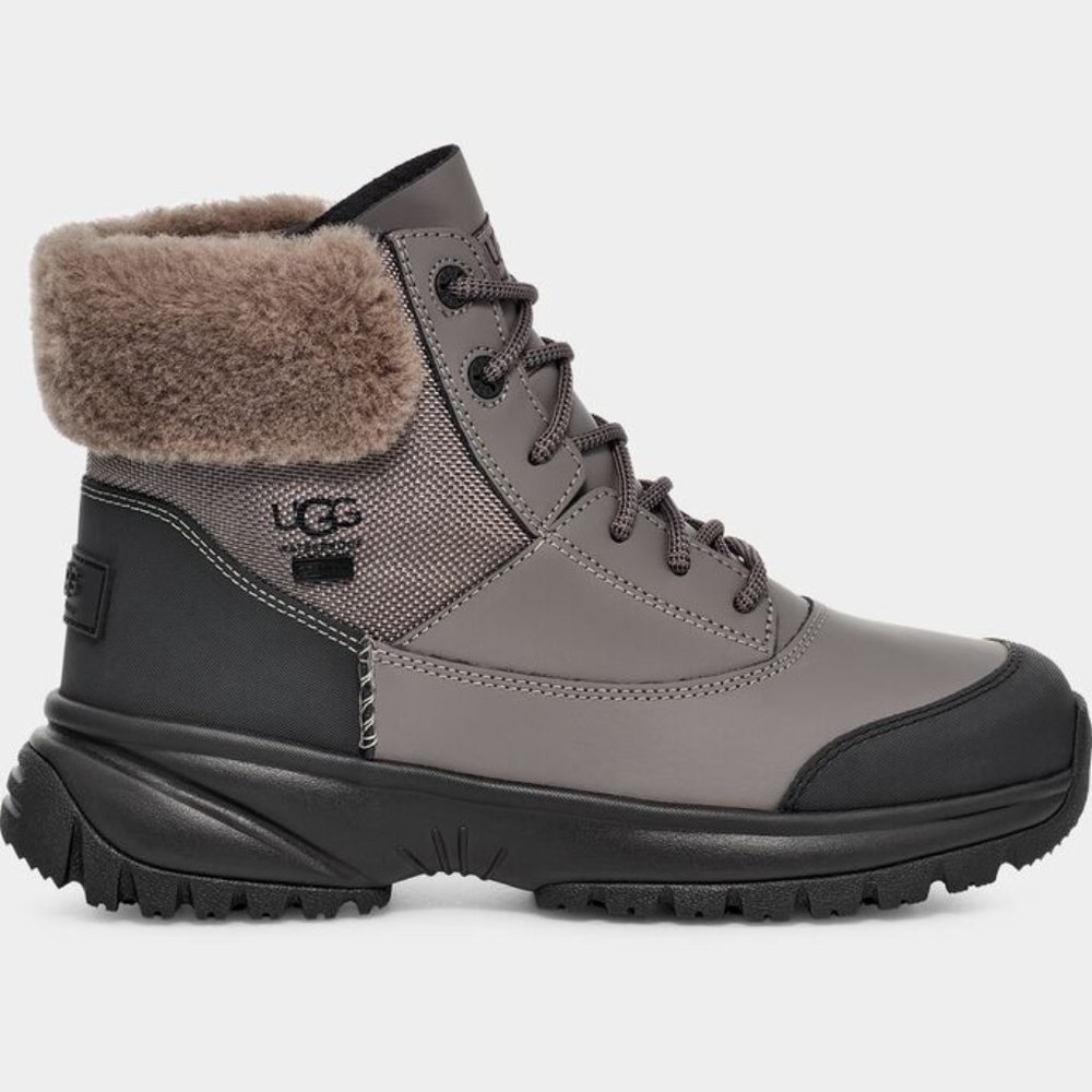 UGG Yose Fluff V2 - Picture 4 of 7